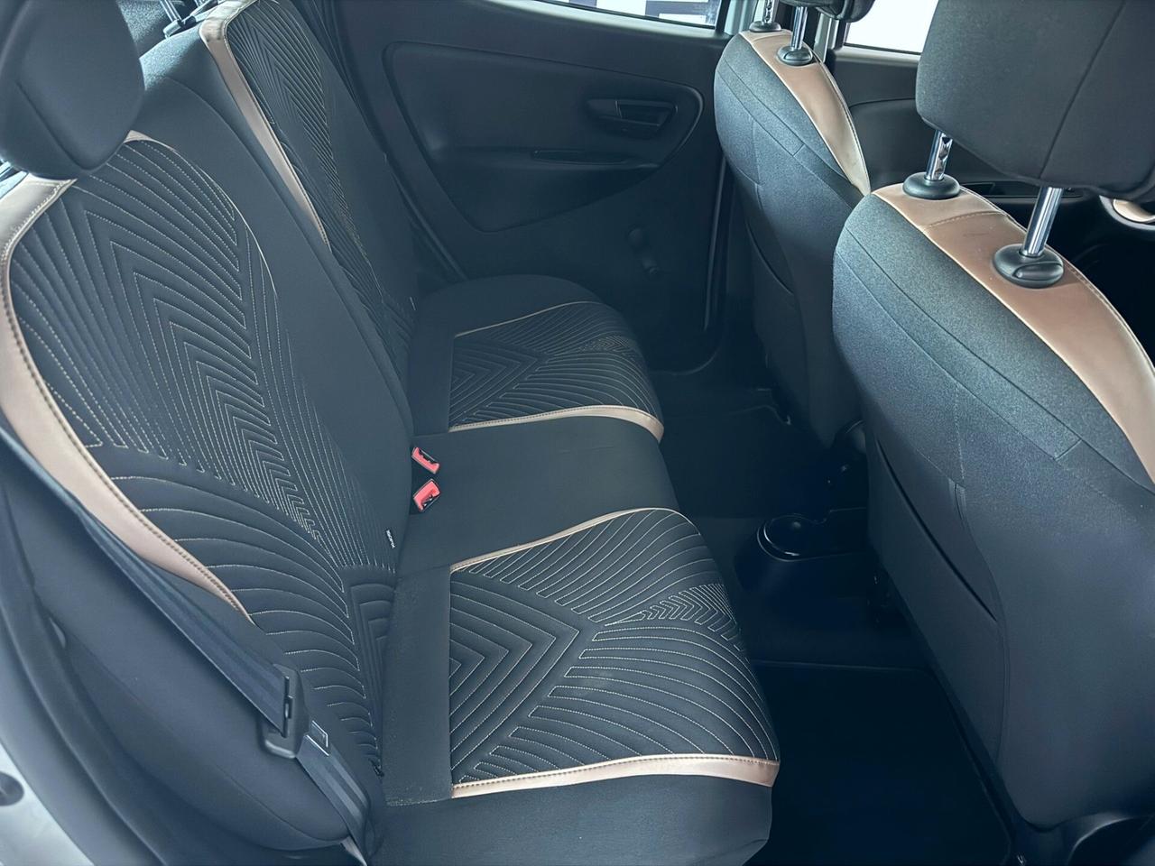 Lancia Ypsilon 1.0 FireFly 5 porte S&S Hybrid Ecochic A. Ferretti