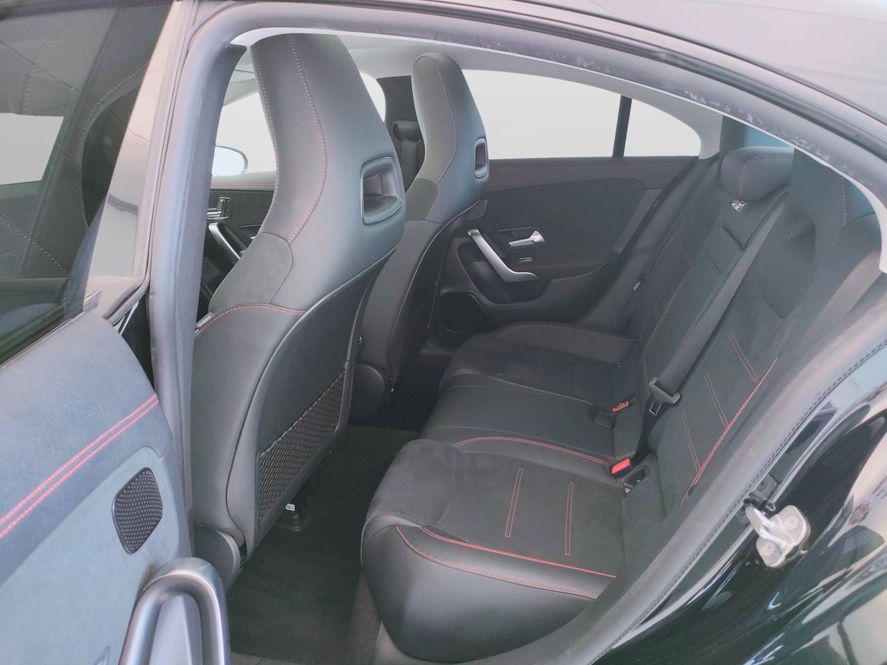 Mercedes-Benz CLA Coupe - C118 2023 - CLA Coupe 200 d AMG Line Premium Plus auto
