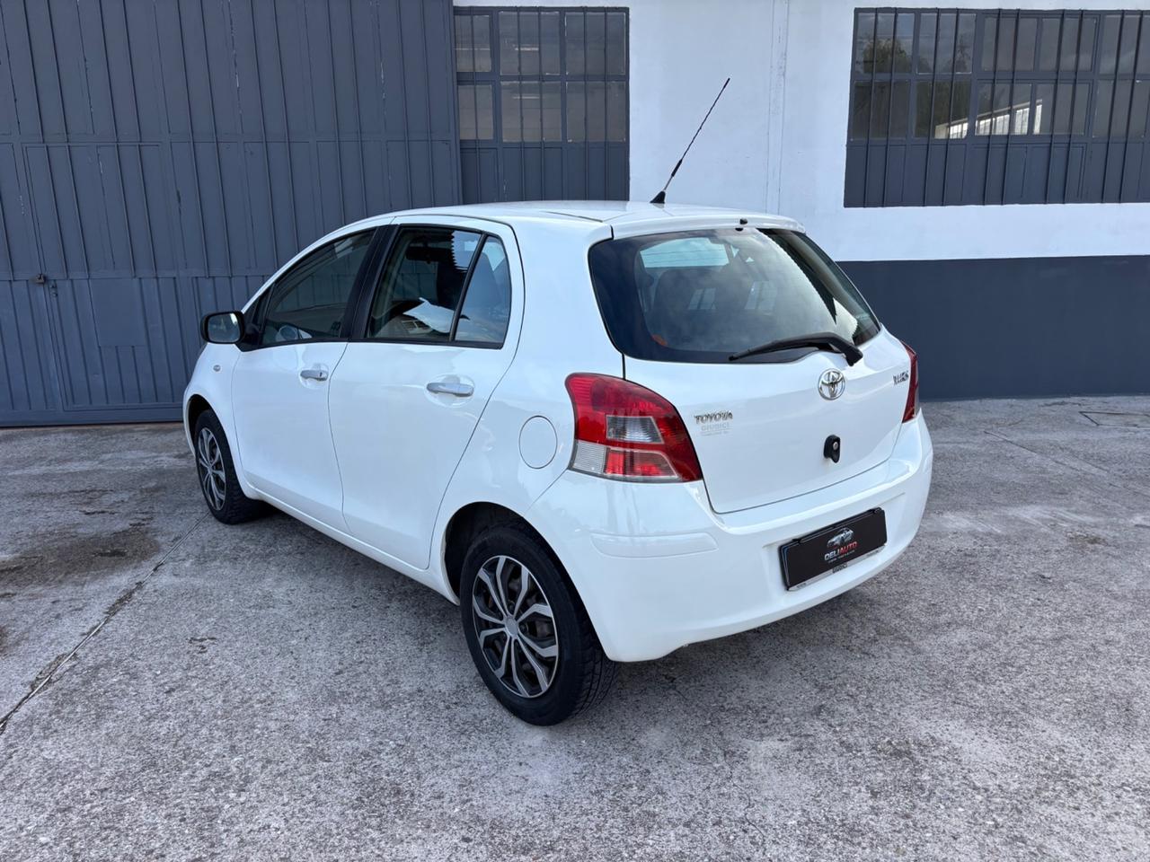 Toyota Yaris 1.0 benzina. Garanzia 12mesi. Neopatentati