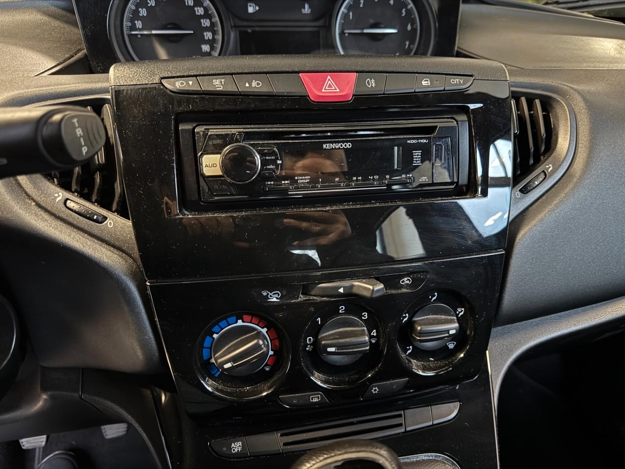 Lancia Ypsilon 1.2 Fire 69 CV 5 porte Silver