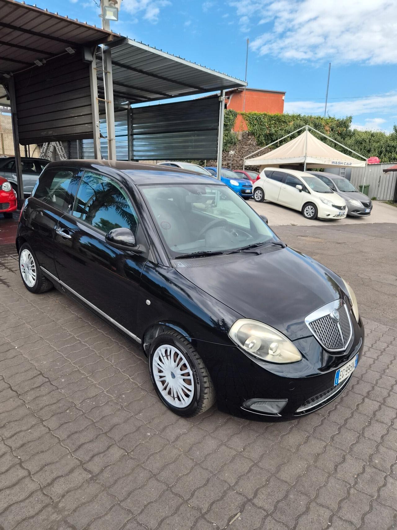 Lancia Ypsilon 1.2 69 CV 5 porte S&S Platinum