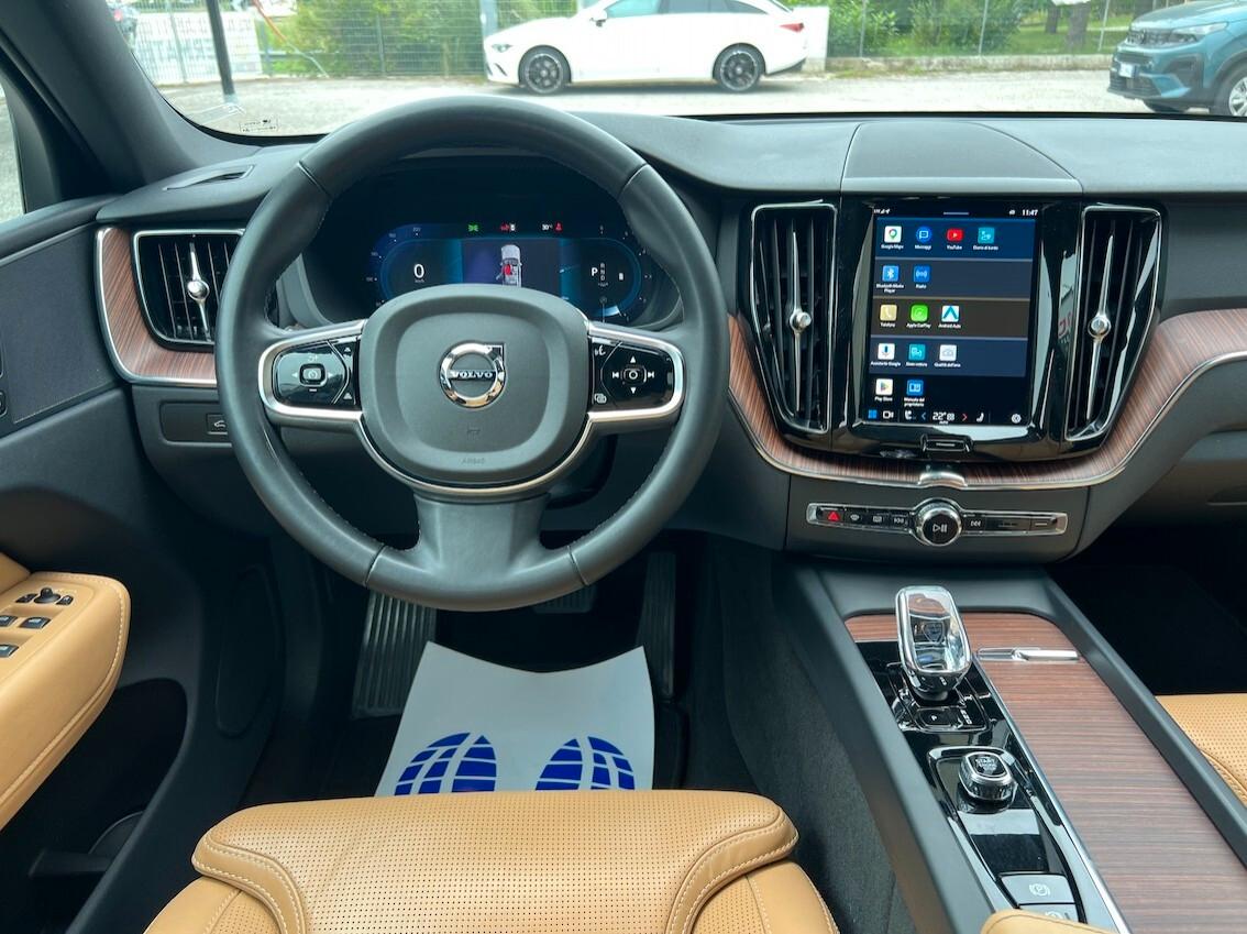 Volvo XC60 2.0 b4 Plus Dark awd auto - FULL OPTIONAL