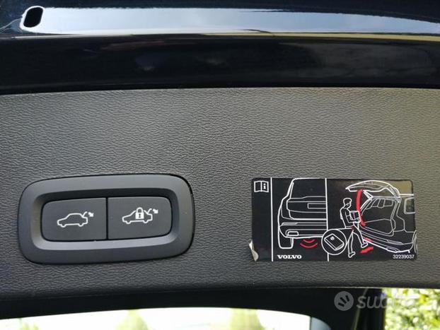 VOLVO XC40 T4 Recharge Plug-in Hybrid Inscriptio