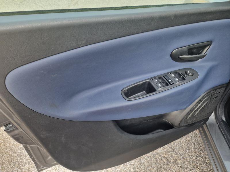 LANCIA Ypsilon 1.0 firefly hybrid Platino s&s 70cv