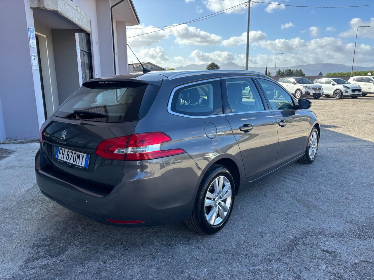 Peugeot 308 BlueHDi 120 S&S EAT6 SW Allure