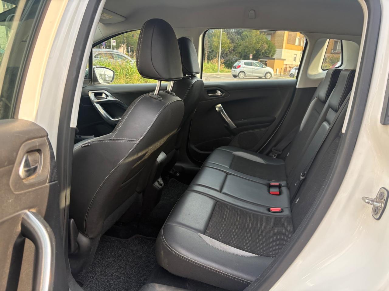 Peugeot 2008 1.2 benzina Euro6 PureTech 82 Allure