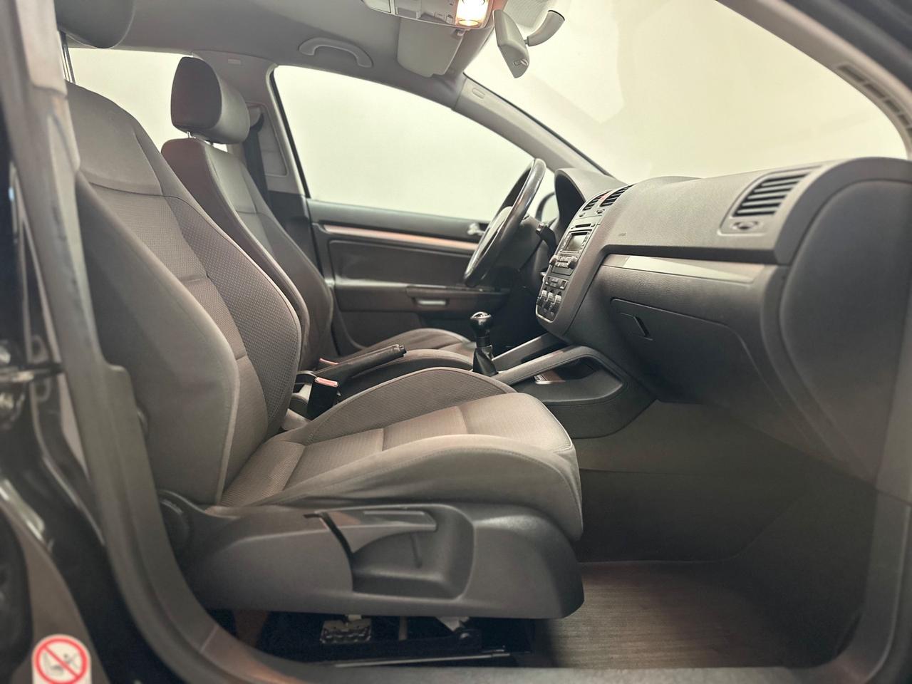 Volkswagen Golf 1.6 16V FSI 5p. Sportline NEOPATENTATI