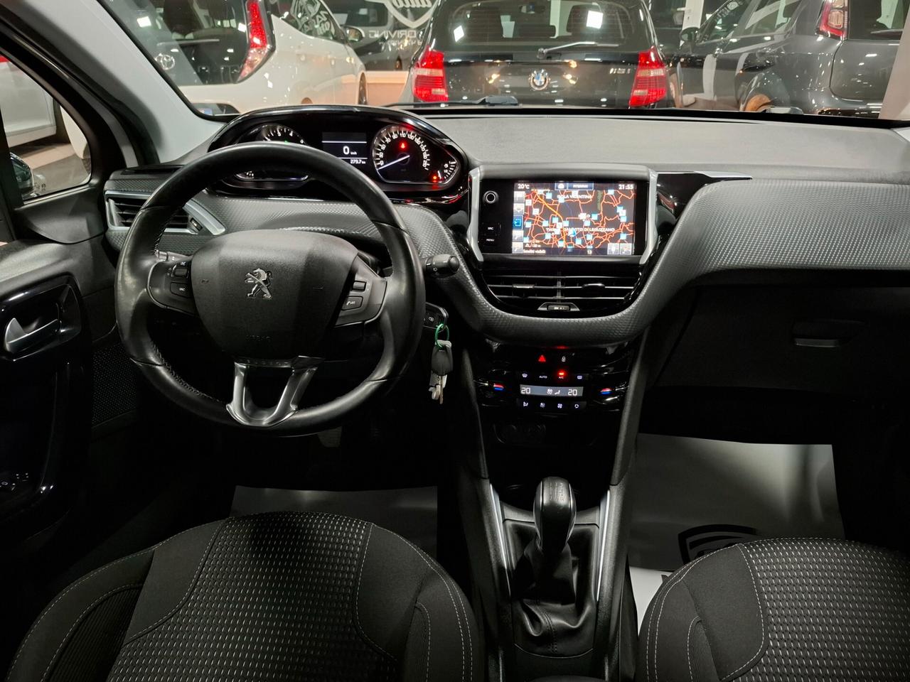 Peugeot 208 1.2 benzina Neopatentati