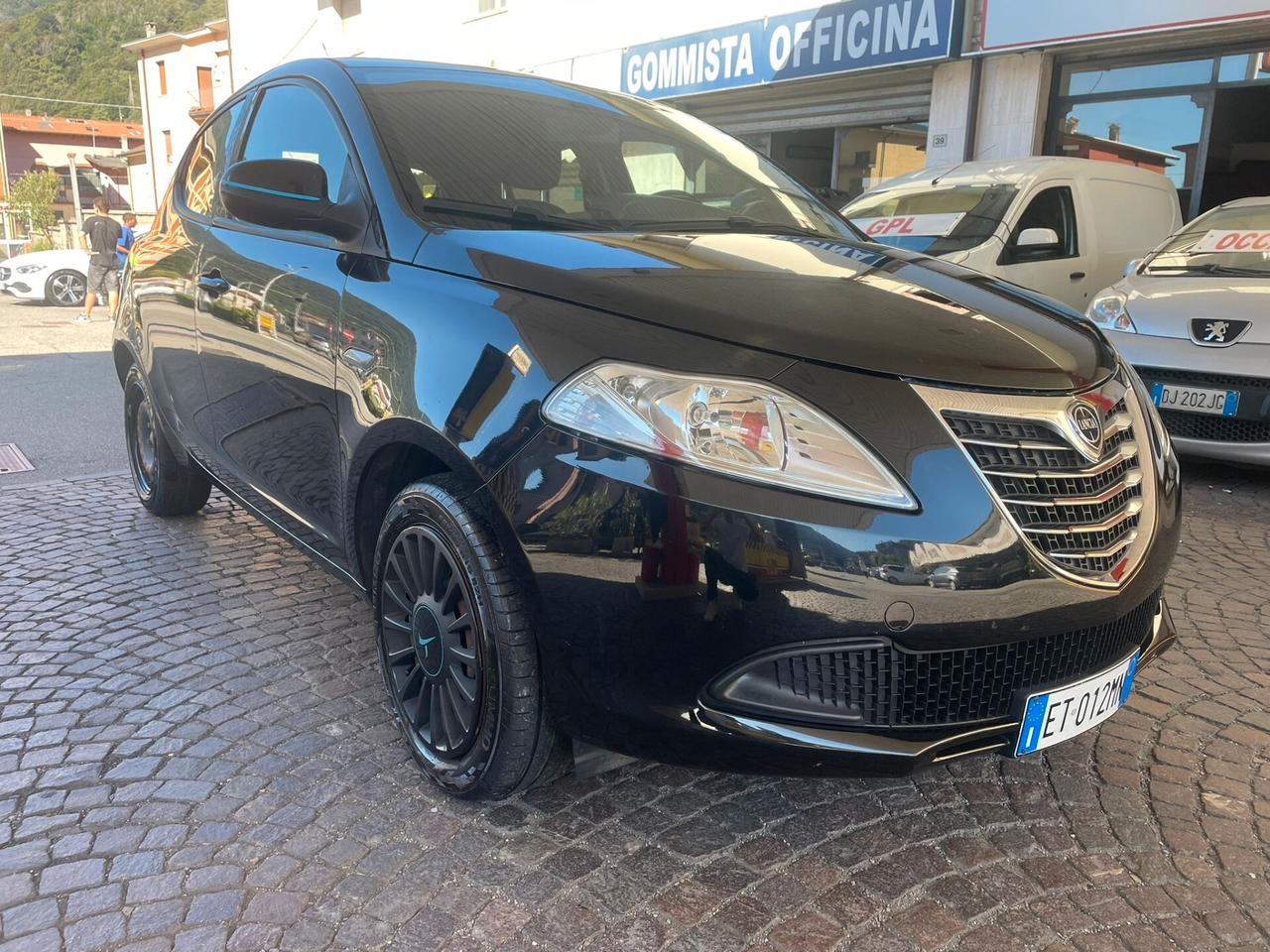 Lancia Ypsilon 1.2 69 CV 5 porte Elefantino