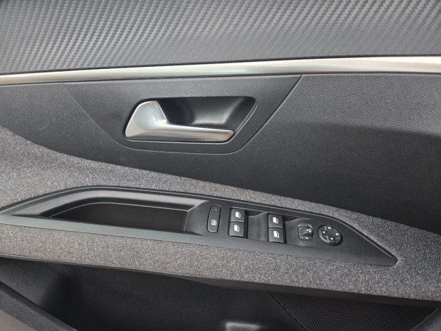 PEUGEOT 3008 BlueHDi 130 S&S EAT8 Active Pack