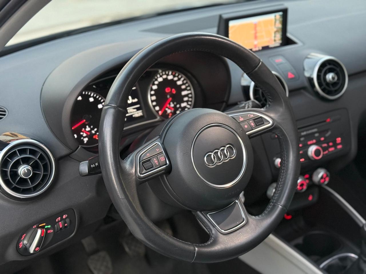 AUDI A1 SPB AMBITION PLUS -TETTO APRIBILE-NAVIGATORE