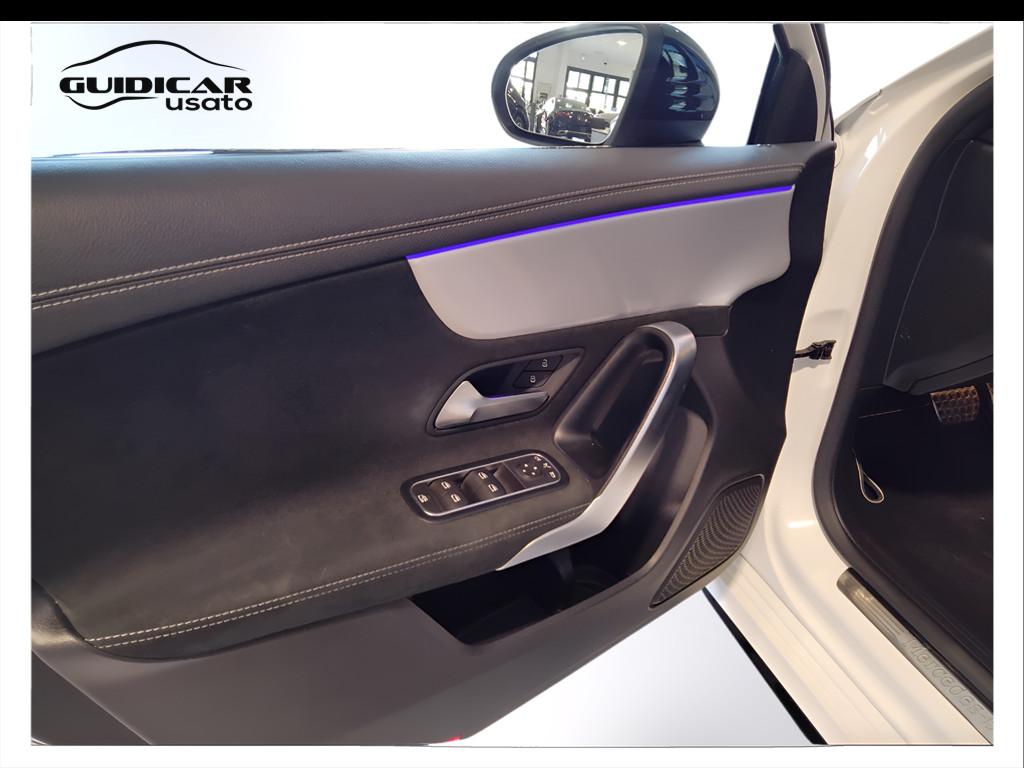 Mercedes-Benz Classe A - W177 2018 - A 180 d Premium auto