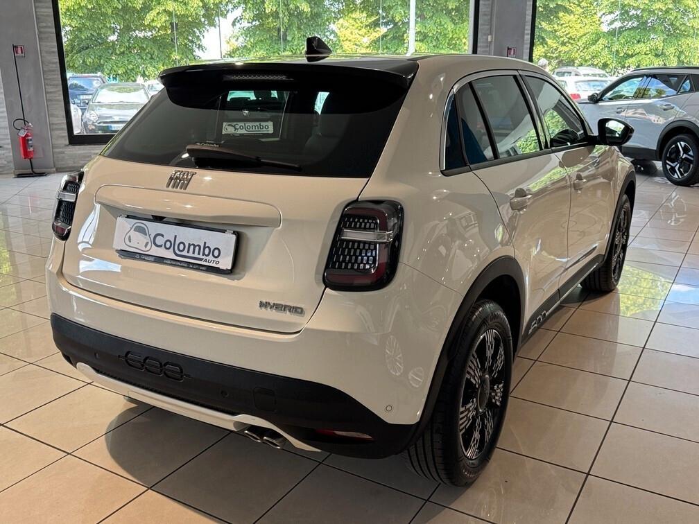 Fiat 600 1.2 hybrid 145cv auto Led Navi Cam App conn 17"