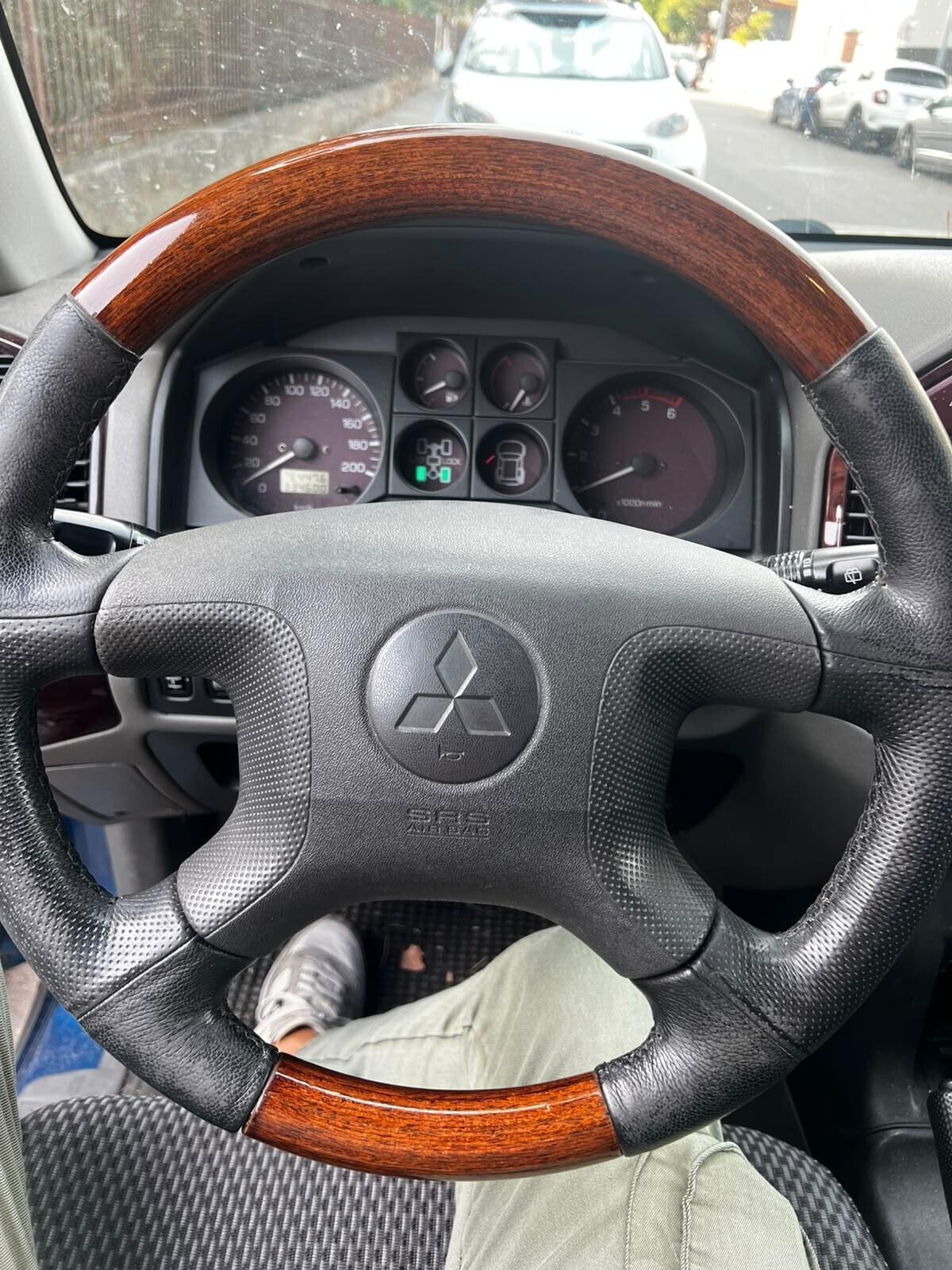 Mitsubishi Pajero 3.2 16V DI-D 3p. GLS
