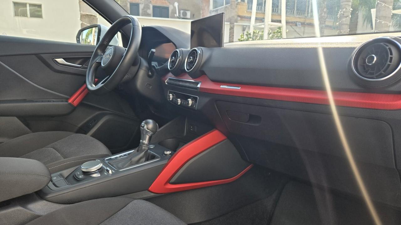 Audi Q2 30 1.6 tdi 115CV S line Edition S-Tronic Cockpit