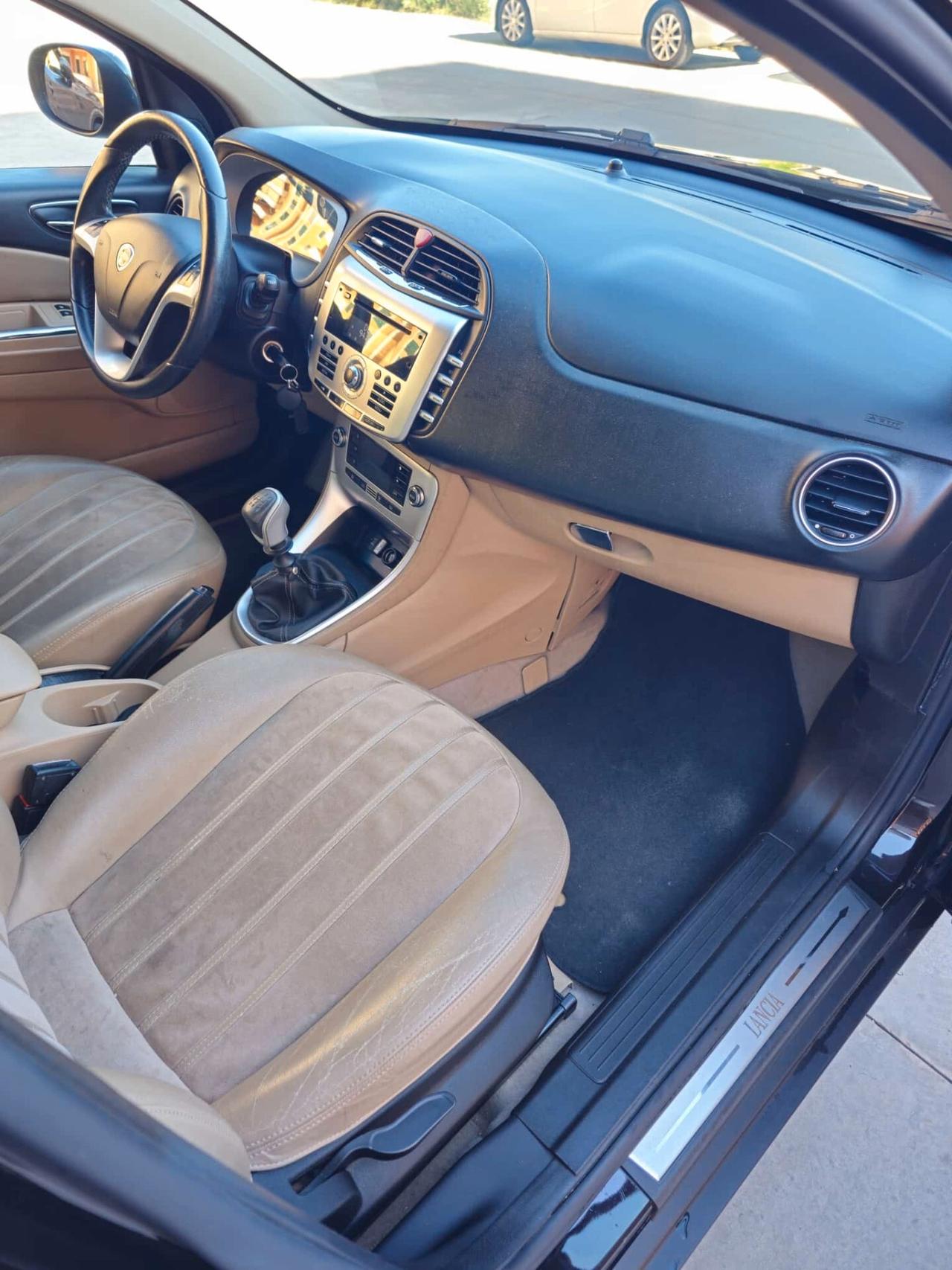 Lancia Delta 1.6 MJT DPF 105 CV Gold