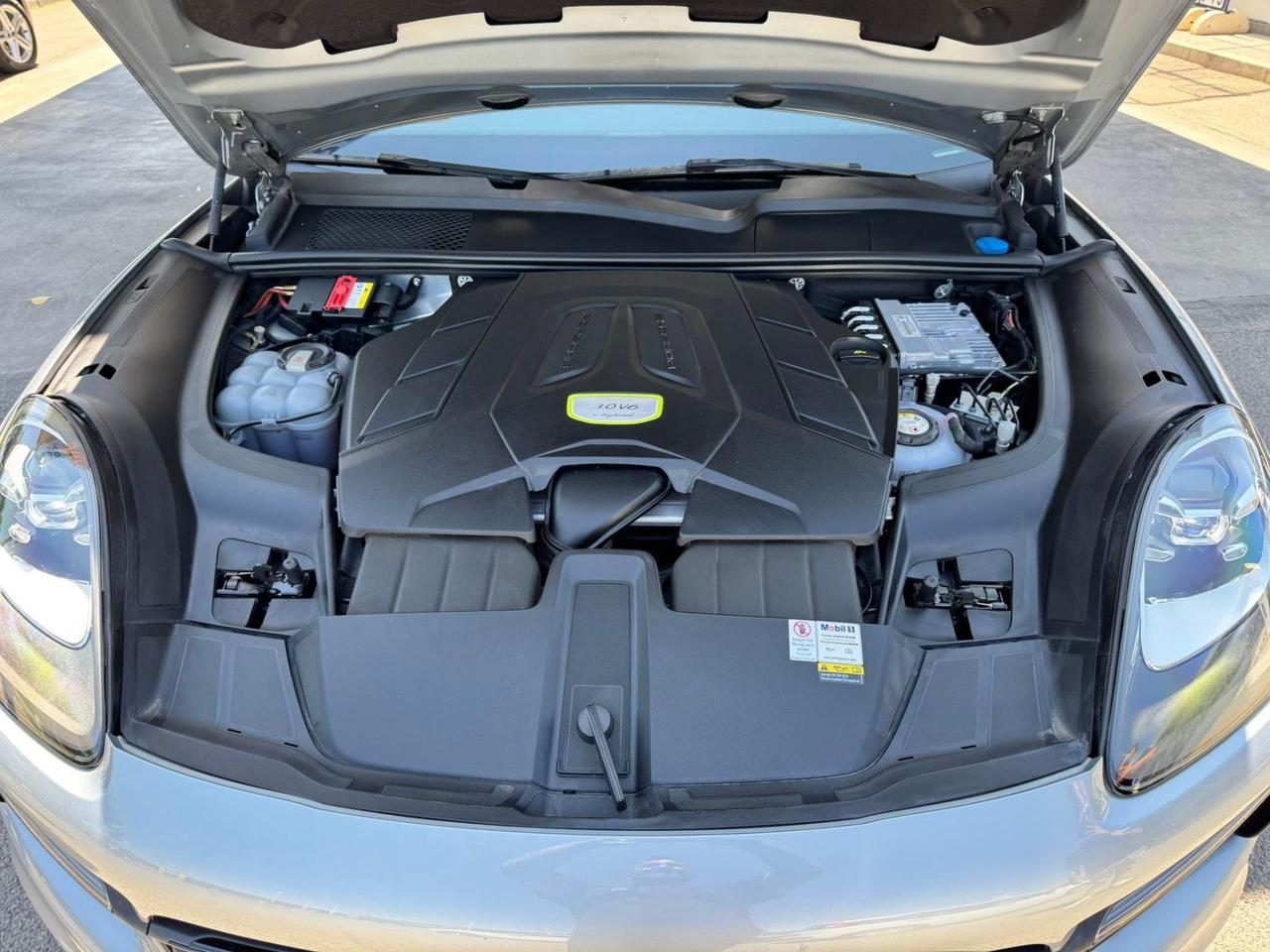 Porsche Cayenne 3.0 V6 E-Hybrid open edition uni pro italia