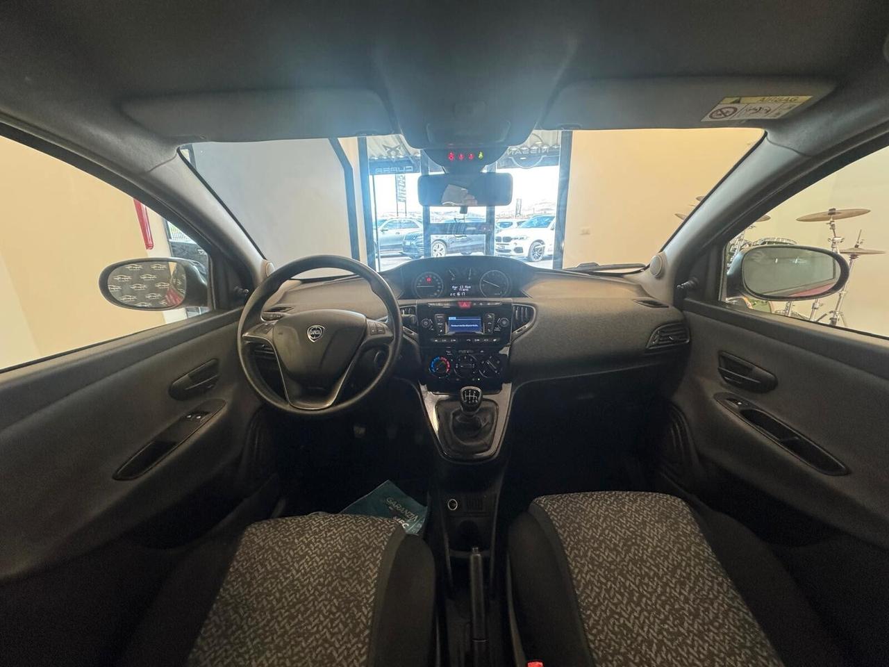 Lancia Ypsilon 1.0 Hybrid Silver 75000km