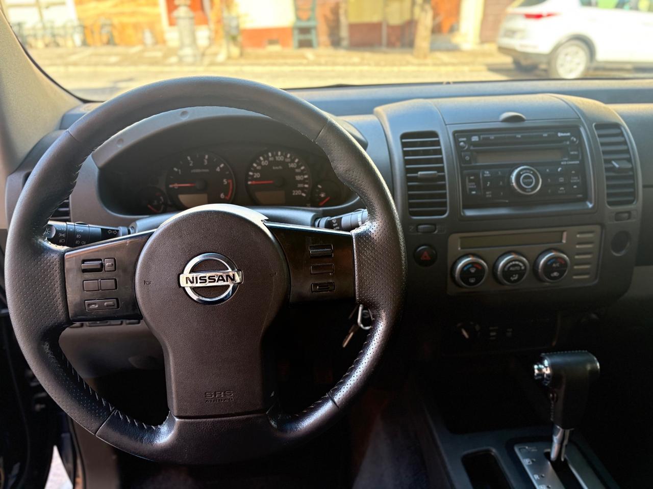 Nissan Navara 2.5 dCi Double Cab PICK UP HARD TOP