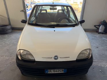 Fiat 600 1.1 benzina tenuta molto bene