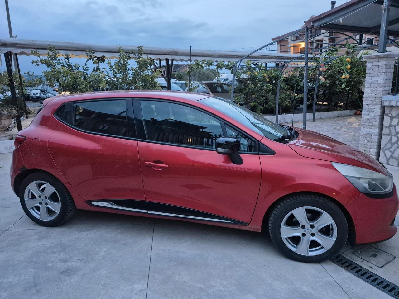 Renault Clio dCi 8V 90CV EDC Start&Stop 5 porte Energy Intens