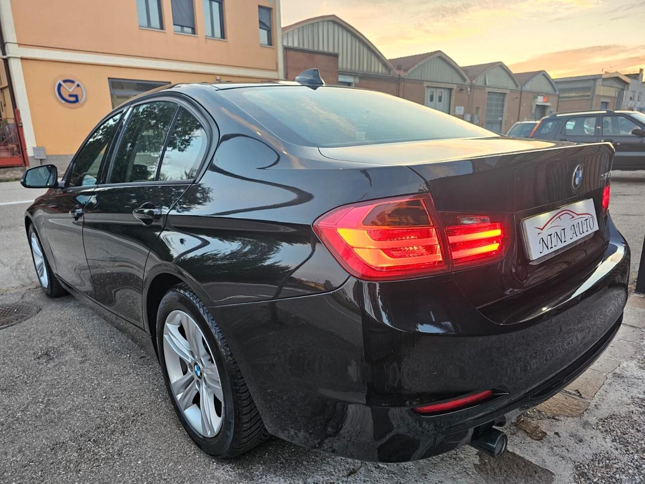 Bmw 316d 115cv Sport*Navi*Bi-Xeno*Tetto*Pdc*17*