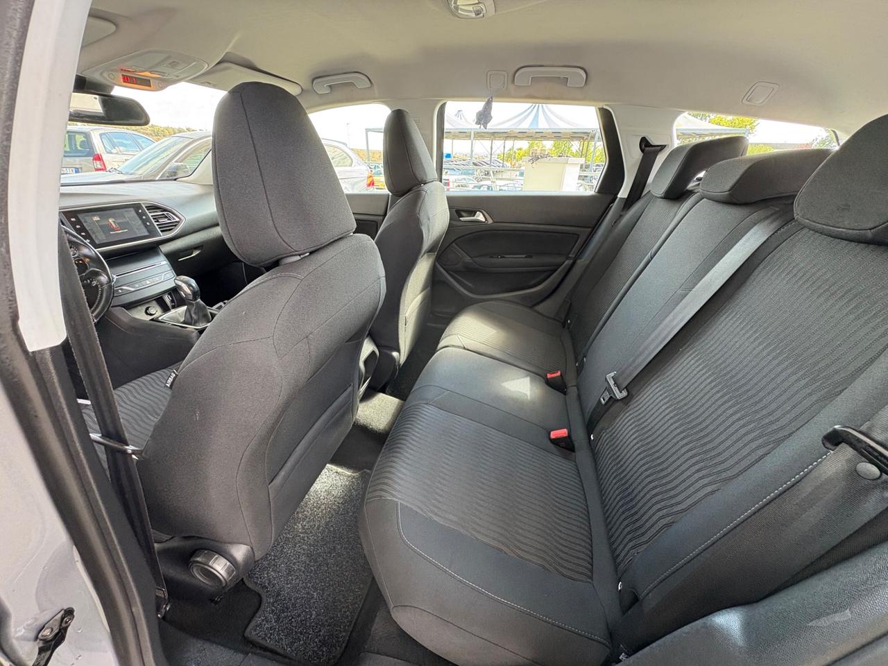 Peugeot 308 BlueHDi 100 S&S SW Business