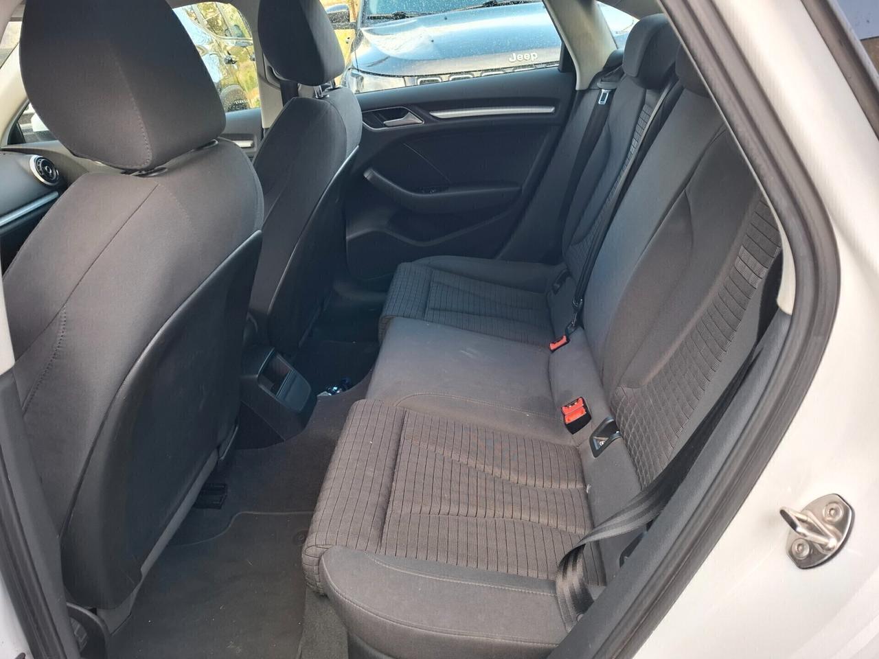 Audi A3 Sedan 2.0 TDI clean diesel Ambition
