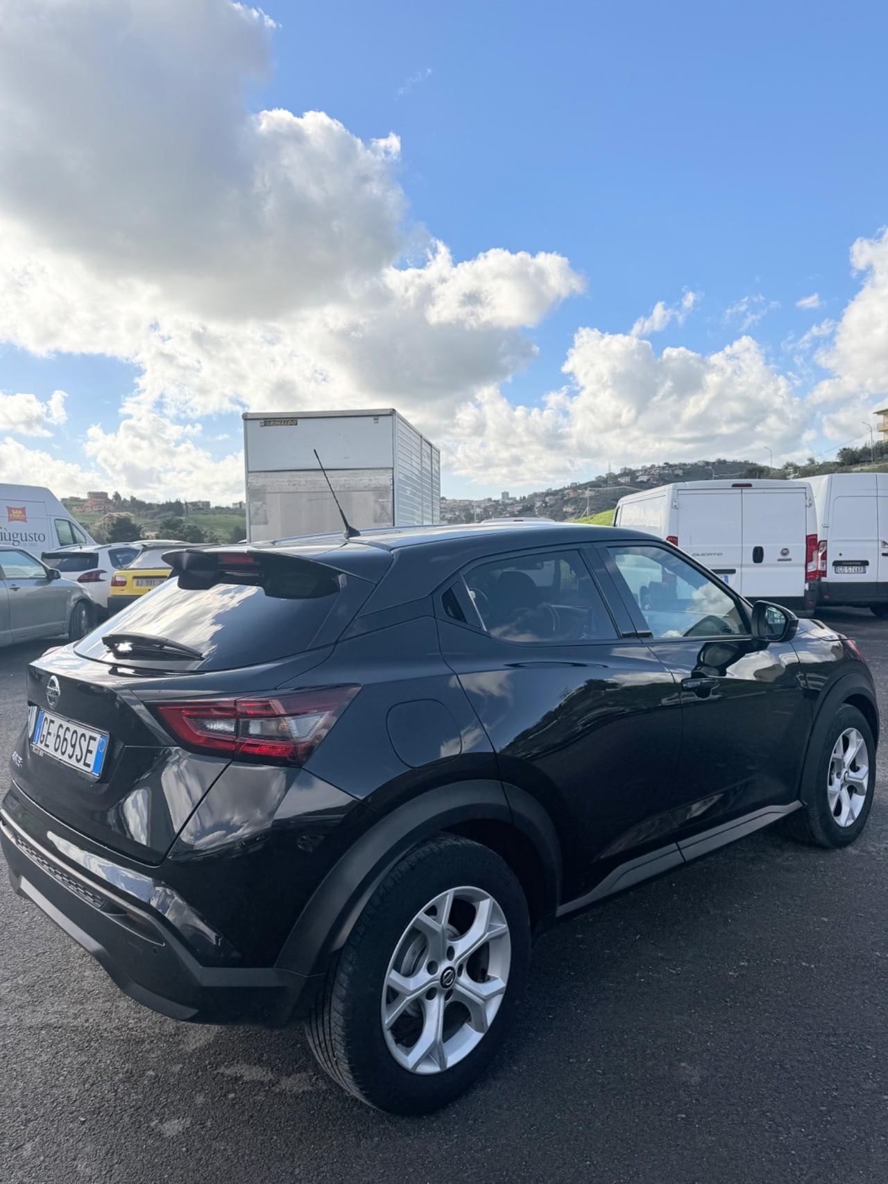 Nissan Juke 1.0 DIG-T 114 CV N-Connecta