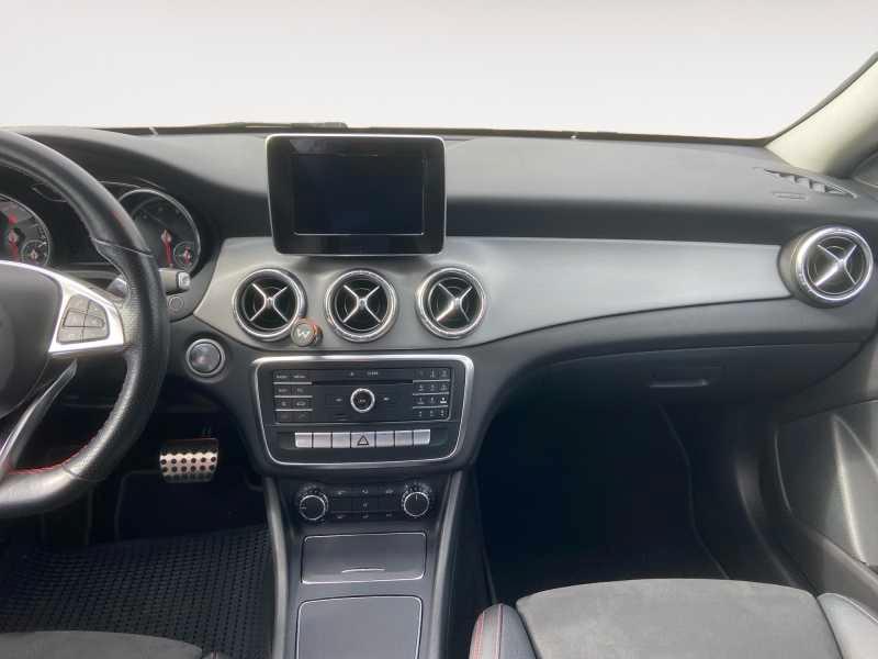 Mercedes-Benz CLA Shooting Brake 220 Premium 4matic AuTo