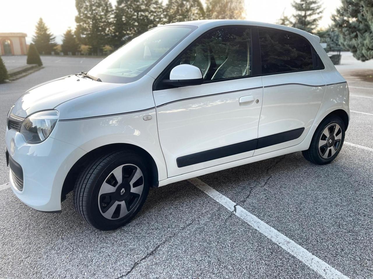 NEOPATENTATI Renault Twingo SCe Lovely