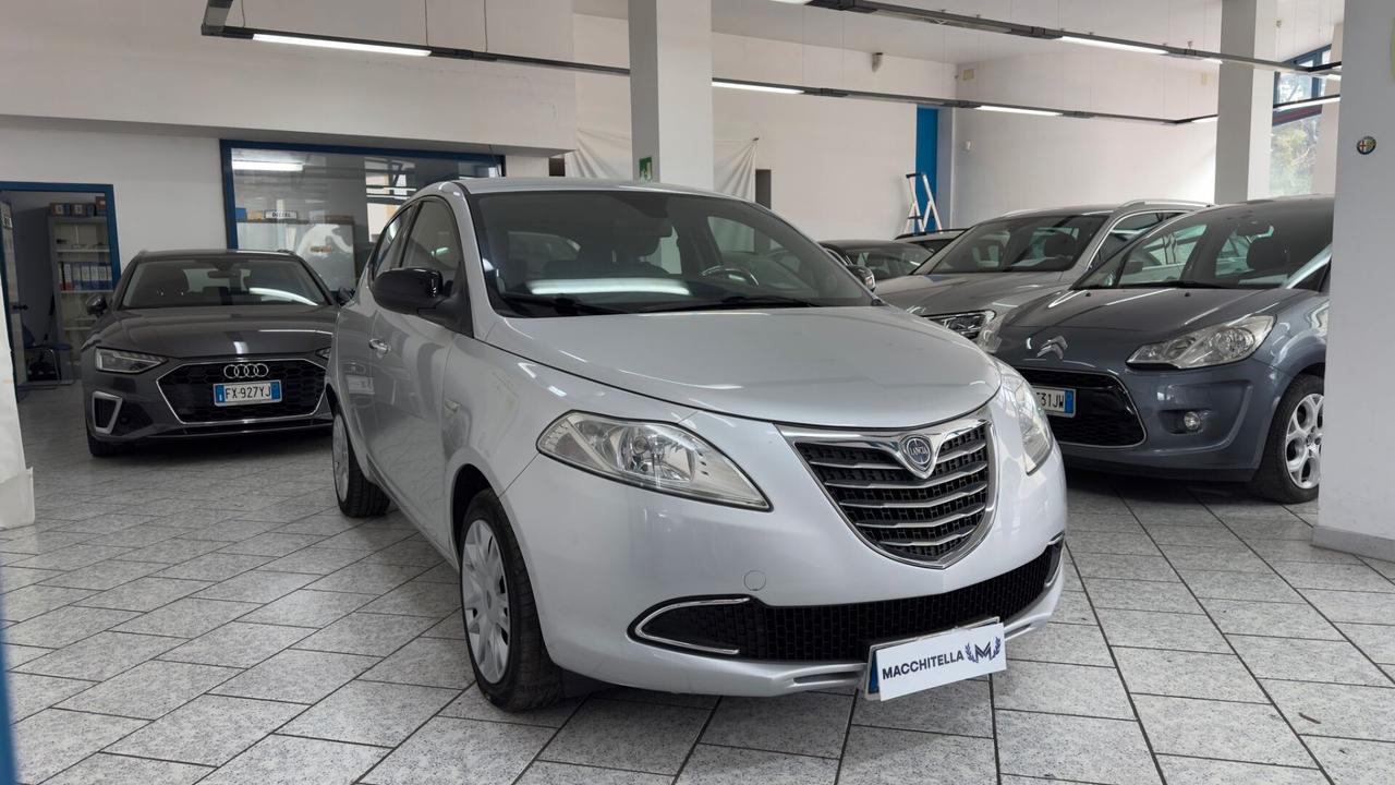 Lancia Ypsilon 1.2 69 CV 5 porte S&S Silver