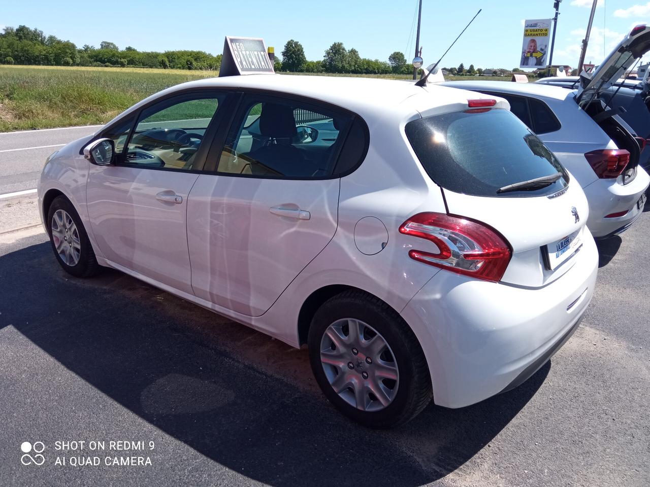 Peugeot 208 1.4 HDi 5 porte pasaggio compreso