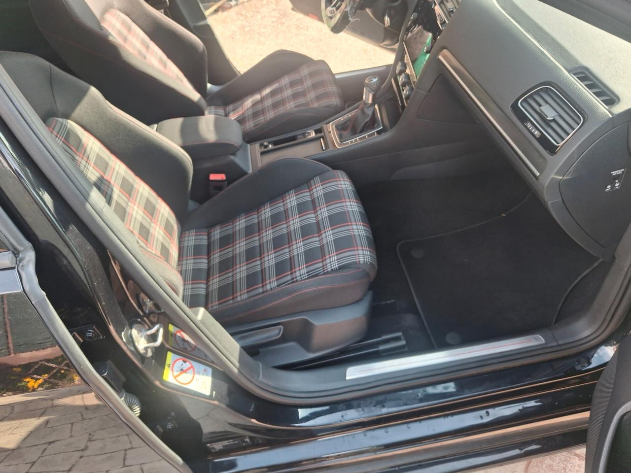 Volkswagen Golf GTI Performance 2.0 245 CV TSI 5p. BMT