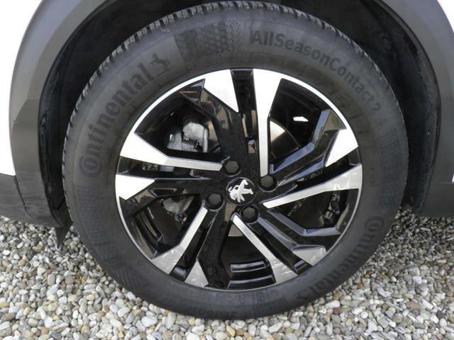 PEUGEOT 2008 PureTech 100 S&S Allure