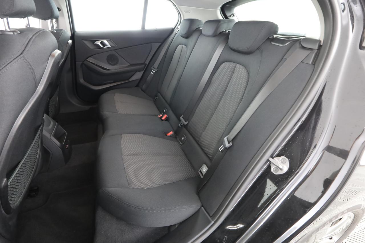 BMW Serie 1 (F40) 118d 5p. Business Advantage