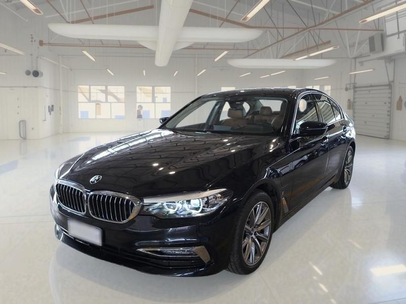 BMW 530 Luxury Auto 4 PORTE BERLINA