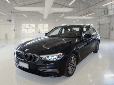 BMW 530 Luxury Auto 4 PORTE BERLINA
