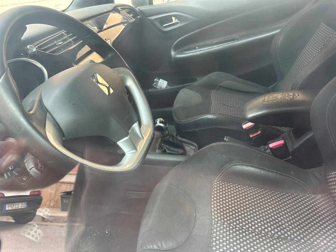 Ds DS3 3 1.4 HDi 70 Just Black