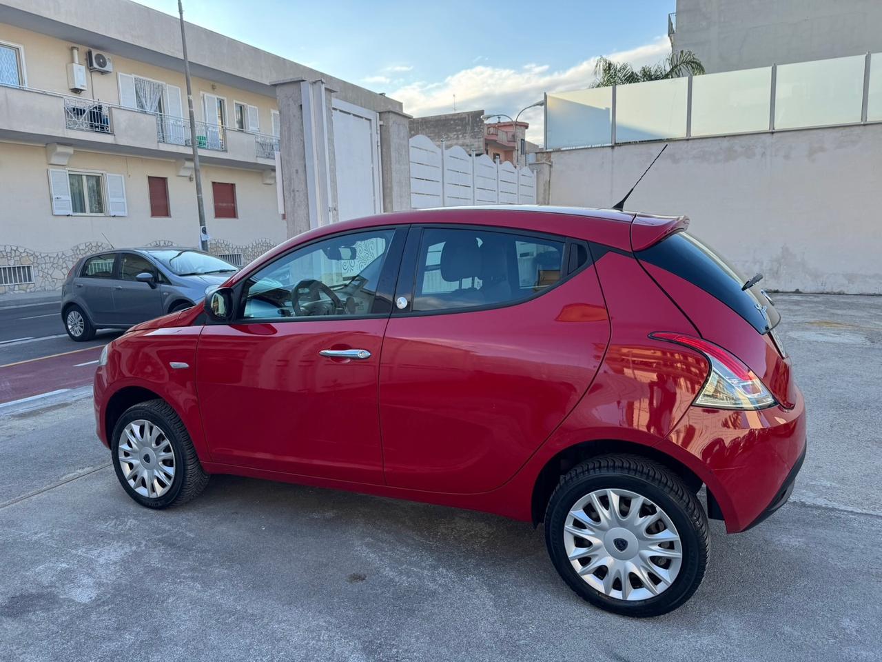 Lancia Ypsilon 900 METANO 85CV Ecochic Gold 2013