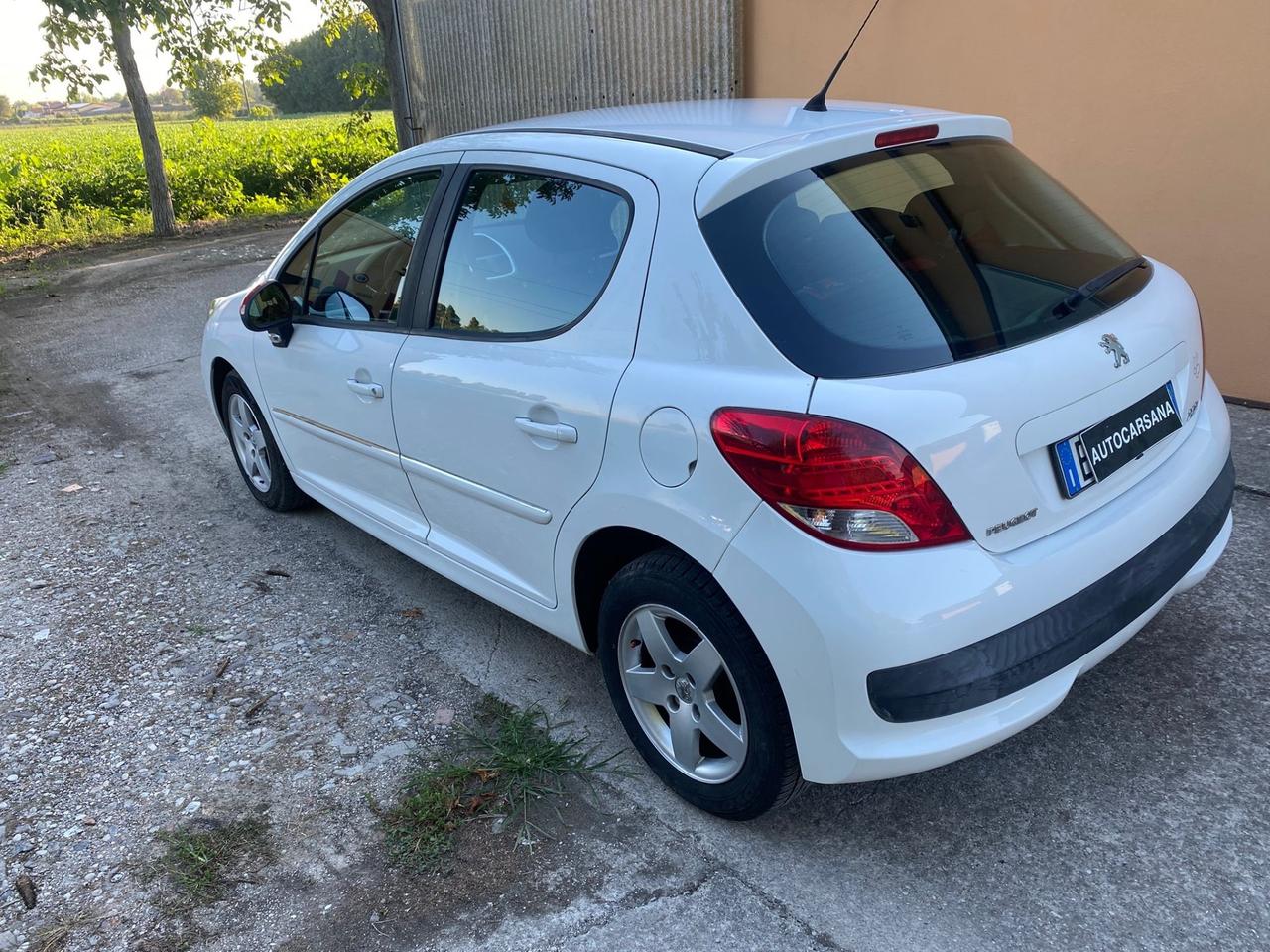 PEUGEOT 207 1.4 HDi DAVVERO MOLTO BELLA GUARDA!