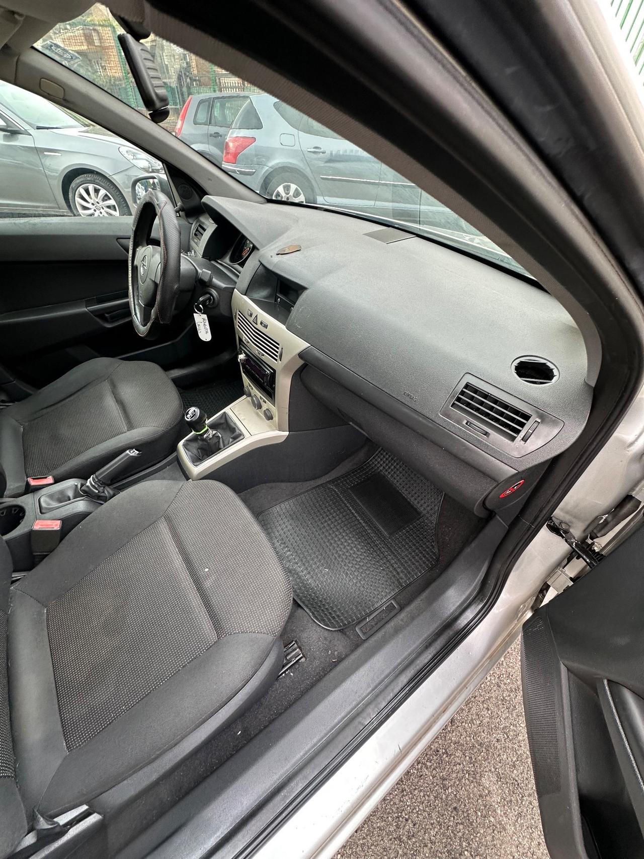 Opel Astra 1.4 16V Twinport 5 porte Enjoy