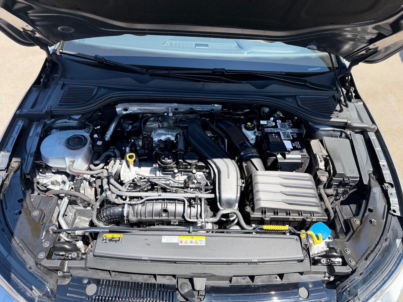 Volkswagen Golf 1.5 eTSI 150 CV EVO ACT DSG R-Line