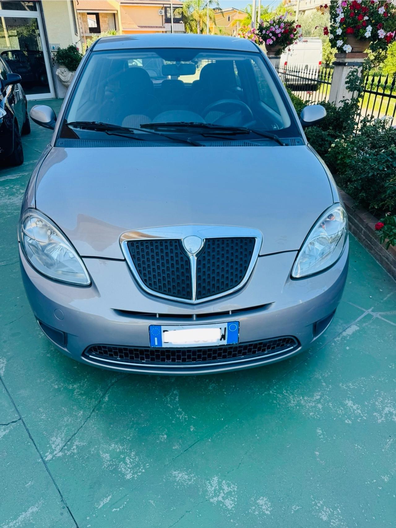 Lancia Ypsilon 1.2 Oro Giallo