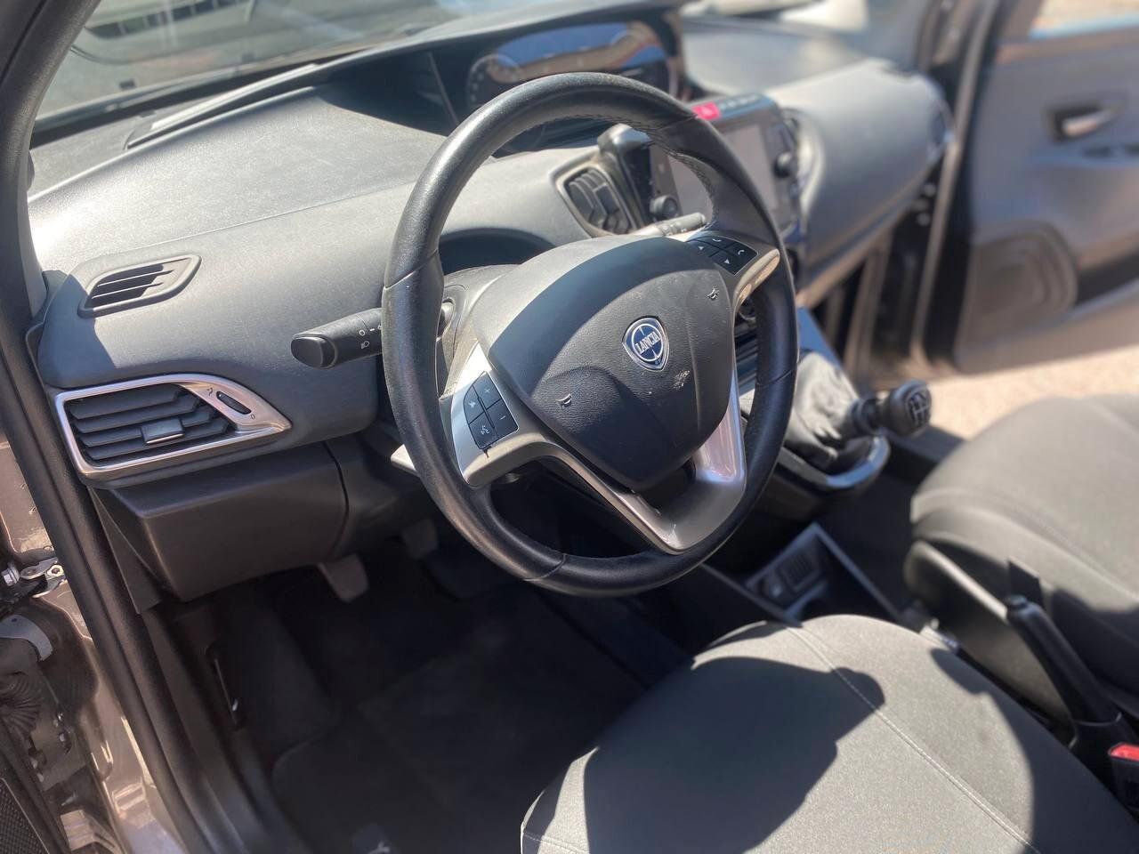 Lancia Ypsilon 1.0 FireFly 5 porte S&S Hybrid Ecochic Gold