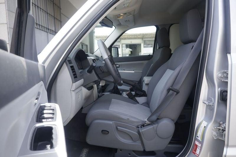 Jeep Cherokee Jeep Cherokee 2.8 CRD DPF Limited 130KW ANNO 2010