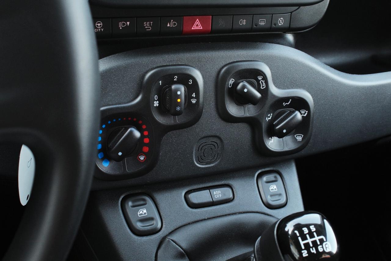Fiat Panda 1.0 FireFly S&S Hybrid-OK NEOPATENTATI