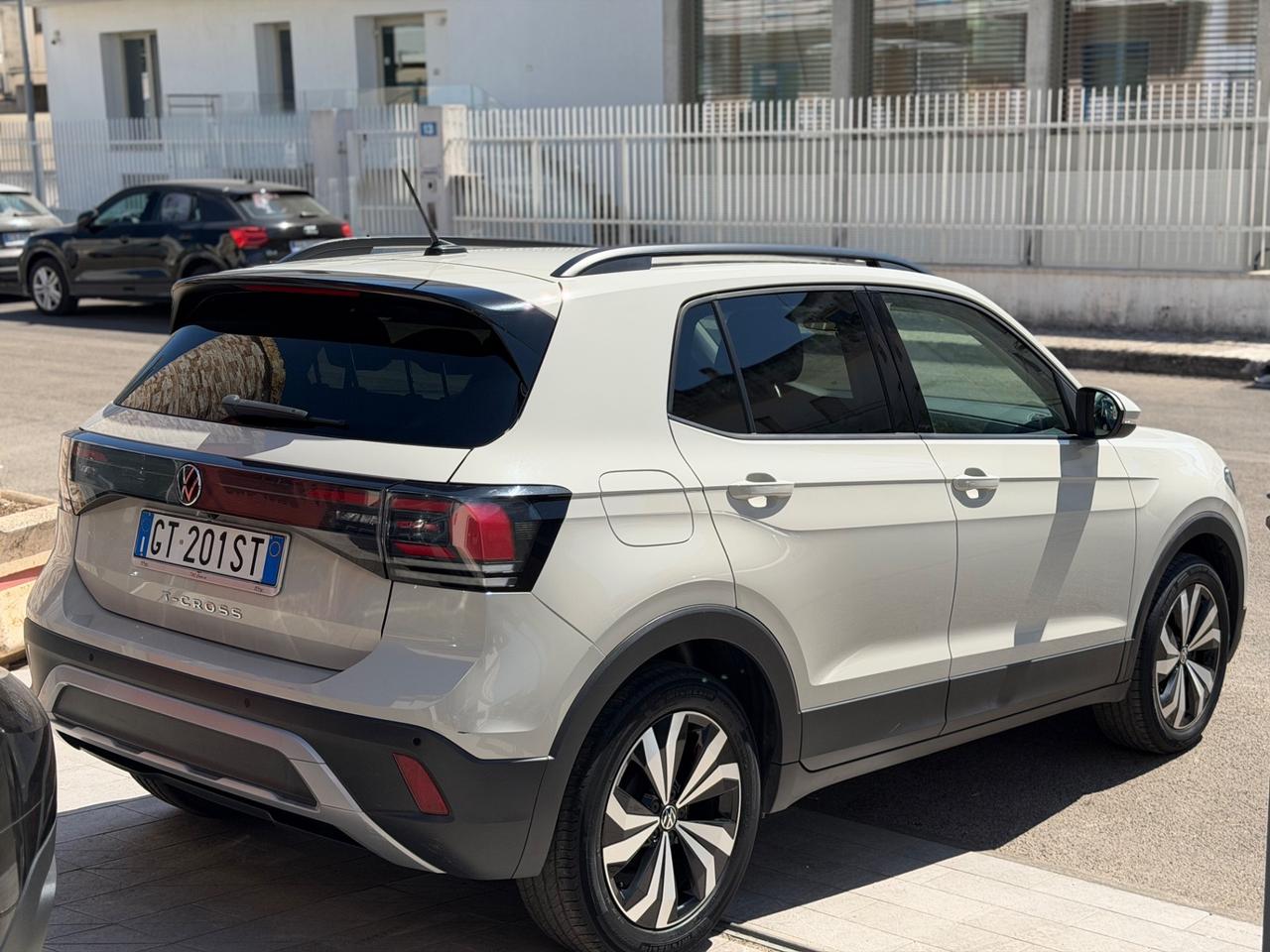 Volkswagen T-Cross 1.0 110 cv TSI Life-2024/LED/SENSORI