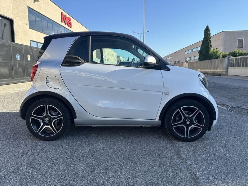 smart fortwo 1.0 52kW passion twinamic 71cv