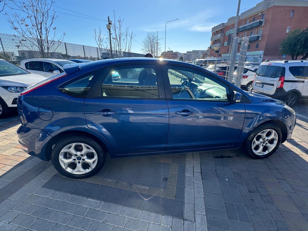 Ford Focus 1.6 (115CV) 5p. Bz.- GPL Titanium